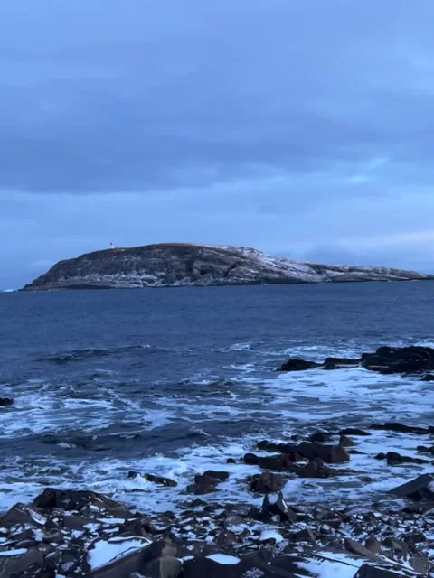 Barents sea waves breaking on rocky shore in winter Stock Footage 325204928