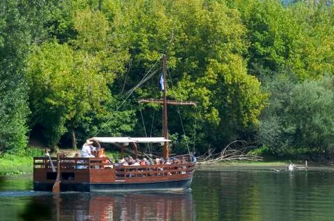 Barge on the dordogne Fotos Stock