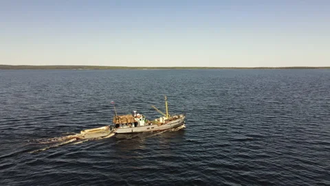 Barge sails on the lake Video stock 155298790