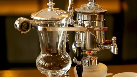 Barista brewing coffee, method pour over, drip coffee. Stock Footage 105979763