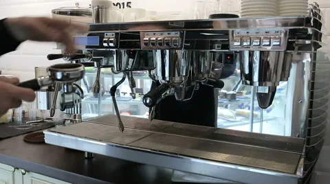Barista makes two coffees in coffee bar Vídeos de archivo 58205548