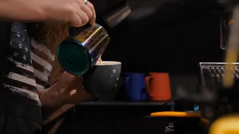 Barista making latte Stock-Footage 201485183