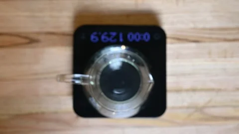 Barista preparing coffee with filter Video stock 131513425