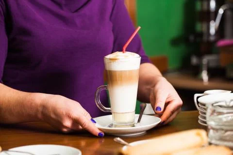 Barista is preparing latte Foto stock