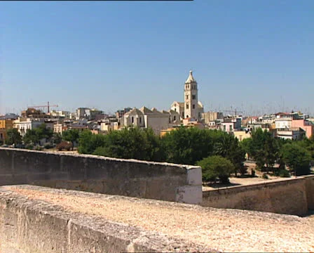 BARLETTA Cathedral zoom in Video stock 24237626