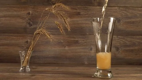 Barley beer. Stockbeeldmateriaal 117047038