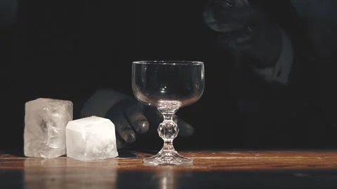 Barman make a cocktail at a bar Stock Footage 119525848