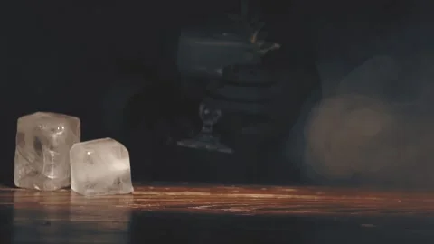 Barman make a cocktail at a bar Stock Footage 119525986
