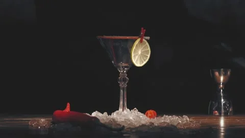 Barman make a cocktail at a bar Stock Footage 119528199