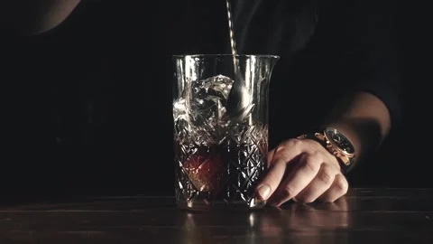 Barman make a cocktail 스톡 동영상 90763145