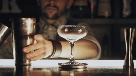Barman make a cocktail Stock Footage 111246013