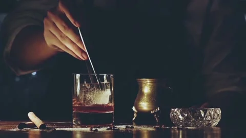 Barman making a cocktail Stock-Footage 86131417