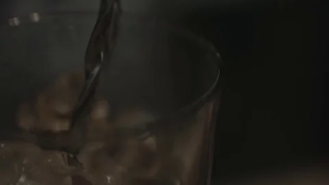 Barmen makes cocktail Stockbeeldmateriaal 76359564