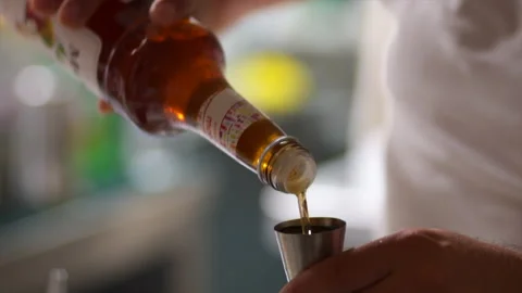 A Barmen preparing a cocktail Stock Footage 194631066