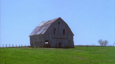 Barn,Farm,green,spring,Mo Stock Footage 25592274