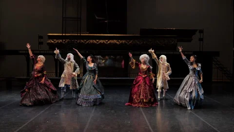 Baroque Dance with Synchronized Movements move their hands up, down Vidéo 301792926