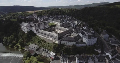 Baroque Residence Weilburg above the Lahn river Stock Footage