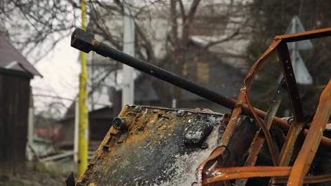 Barrel of a destroyed tank Vídeos de archivo 218377128