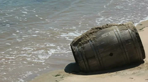 Barrel treasure on the beach Stock Footage 8365297