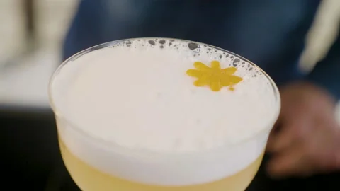 Bartender Vídeos de archivo 182555544