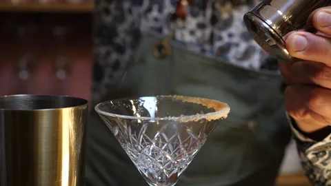 Bartender 動画素材 182603437