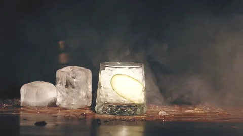 Bartender make a cocktail at bar Stock Footage 118989561