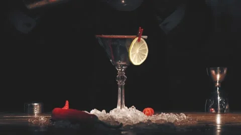 Bartender make a cocktail at bar Stock Footage 118990528