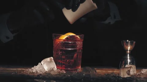 Bartender make a cocktail at bar Stock Footage 118993085