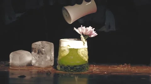 Bartender make a cocktail at bar Stock Footage 118994289
