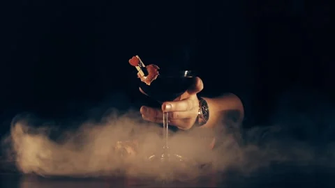Bartender make a cocktail Video stock 89975045