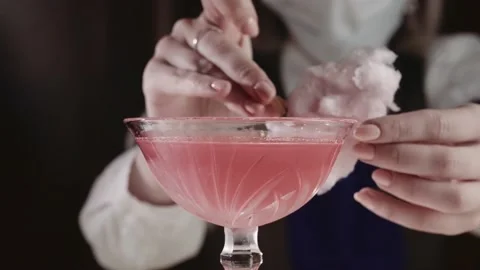 Bartender makes an alcoholic cocktail Video stock 169890795