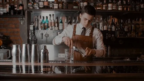 The bartender makes a cocktail Stock Footage 78354046