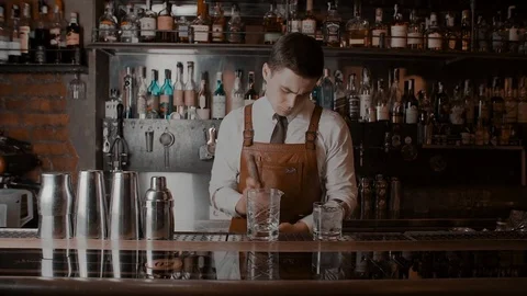 The bartender makes a cocktail Stock Footage 78354547