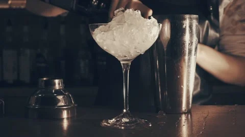Bartender makes a cocktail Stock Footage 86328209