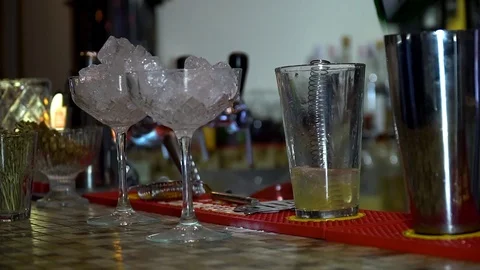 Bartender making a cocktail Stock Footage 99957973