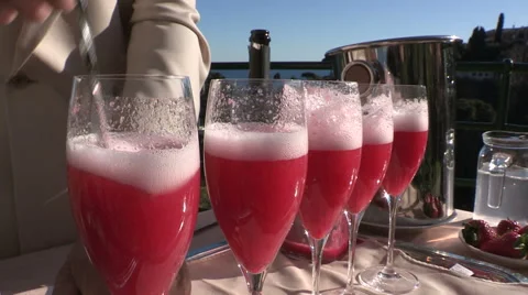 The bartender mixes cocktails Stock Footage 56567294