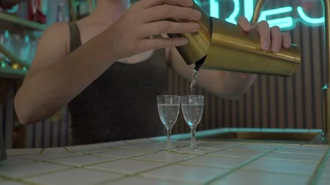 Bartender pours shots Stock Footage 275188047