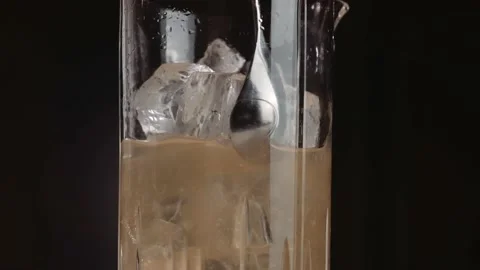 Bartender prepares an alcoholic cocktail. Stock Footage 169890481