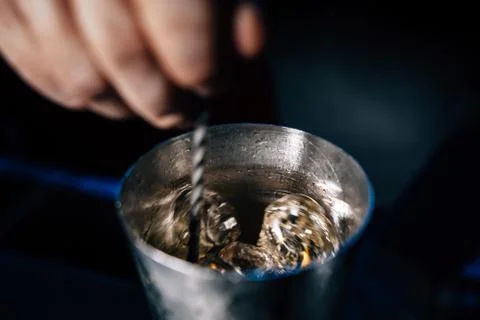 Bartender prepares a cocktail 스톡 사진