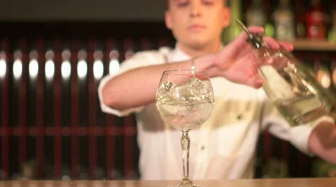 Bartender preparing drinks at the bar 스톡 동영상 59687930