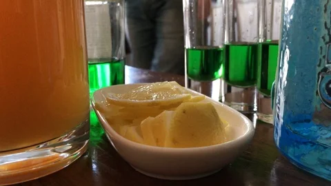 Bartender preparing green mexican cocktail Video stock 105923927