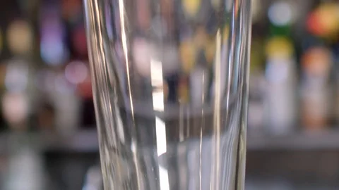 Bartender putting crushed ice Stock Footage 129084514