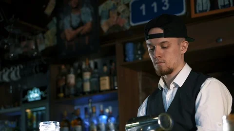 Bartender show Tricks 스톡 동영상 113749571