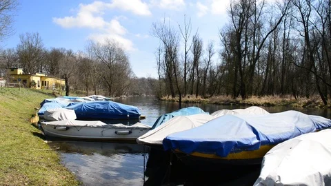 BAS 3922river with pier and typical boats Stock-Footage 87339641