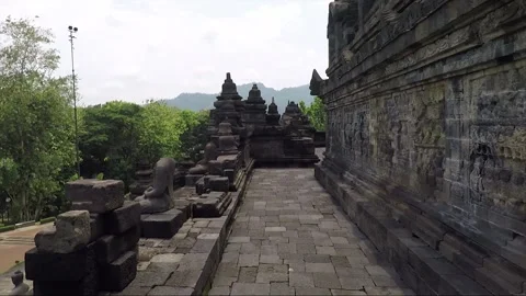 Bas Relief, Headless Buddha Statues, Borobudur Temple Terrace, Java, Indonesia Vídeos de archivo 307785092