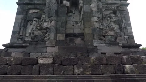 Bas Relief, Main Temple Facade, Lumbung Temple Compound, Java, Indonesia Vídeos de archivo 305938229