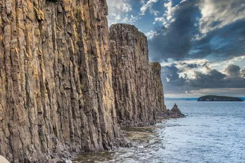 Basalt column rock formations at the Stykkisholmur harbor, sanefellsness peni Stock Photos