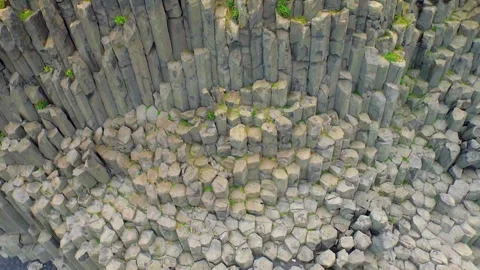 Basalt columns texture of volcanic rock in Iceland Vídeos de archivo 330281512