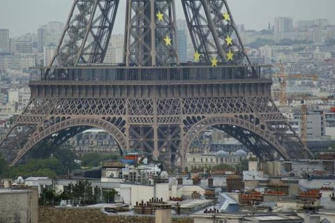 Base of the Eiffel Tower, Paris Foto stock