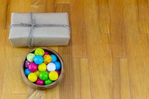 Base festive rectangular box in brown kraft paper with natural rope and bowl 스톡 사진